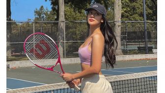 Panas-panasan Main Tenis Lapangan, Anya Geraldine Curi Perhatian