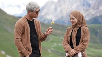 Rizky Billar dan Lesti Kejora: Rabu Lapor Polisi, Kamis Terpilih jadi Best Couple Infotainment Awards 2022