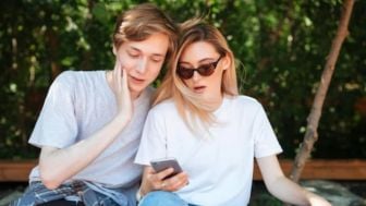 Berharap Lebih Tapi Dia Menunjukkan Tanda-tanda Friend Zone, Lakukan 4 Tips Mudah Ini