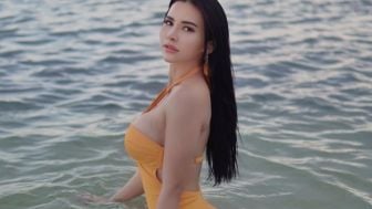 Maria Vania Unggah Foto Pakai Bikini Seksi, Netizen: Awas ada Ubur-ubur Genit