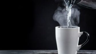 Inilah 20 Manfaat Minum Air Hangat Untuk Tubuh yang Jarang Diketahui