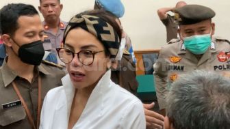 Nikita Mirzani Ungkap Kondisi Sel Tahanan di Rutan yang Membuat Saraf Kejepitnya Kambuh