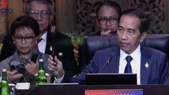 Jokowi Terancam Dimakzulkan, Nasibnya Bisa Sama Seperti Soeharto dan Gus Dur?