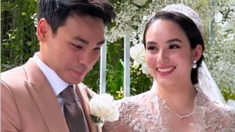 Intip Potret Pernikahan Chelsea Islan dan Rob Clinton, Gaun Putih Sukses Curi Perhatian