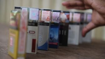 Jokowi Bakal Larang Rokok Dijual Ketengan