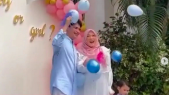 Alvin Faiz Dikecam Usai Bikin Gender Reveal, Disebut Malu-maluin Alm Ust Arifin Ilham: Dalam Islam Tidak Ada Seperti Ini!