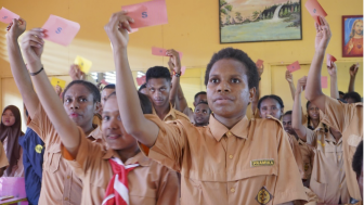 Tunas Sawa Erma Group Motivasi Ratusan Pelajar Papua Lewat Program Back To School