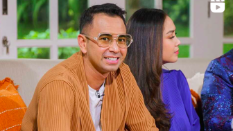 Di Tengah Isu Perselingkuhan, Raffi Ahmad Cium Mesra Nagita Slavina