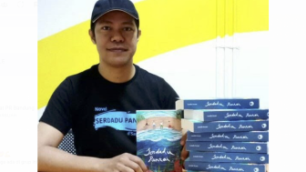 Novel Serdadu Pantai Disebut Mirip Laskar Pelangi, Begini Respons Sang Penulis Laode Insan