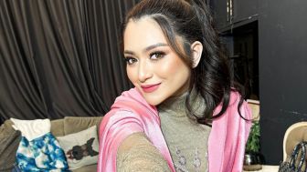 Setelah Lepas Hijab, Kini Nathalie Holscher Pamer Paha