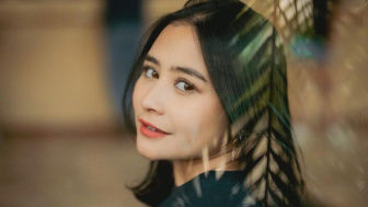 Edan! Tarif Endorse Sekali Posting Prilly Latuconsina Bisa Buat Beli Daihatsu Ayla