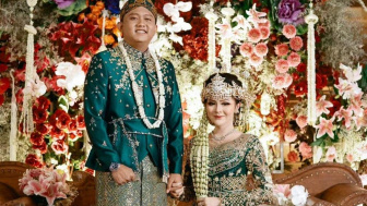 Katanya Kalem, Bella Bonita Kepergok Main Bilyar Pakai Siger Pengantin Jelang Resepsi dengan Denny Caknan