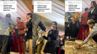 Happy Asmara Banjir Saweran di Pernikahan Anak Crazy Rich Kalimantan, Uangnya Sampai Berceceran di Lantai: Penuh Lembaran Rp100 Ribu