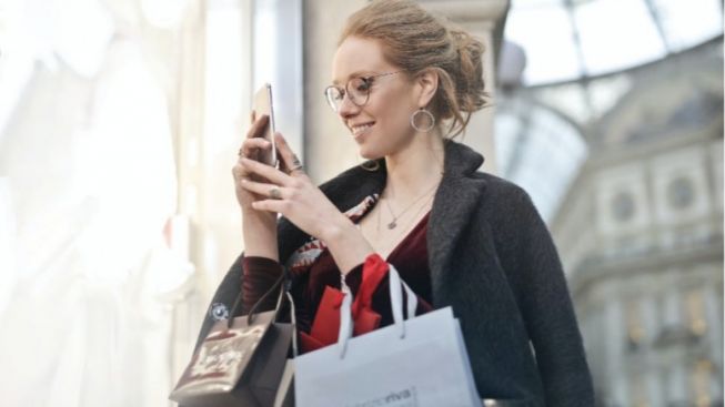 94 Persen Pembeli Gunakan Smartphone untuk Belanja Online di Indonesia