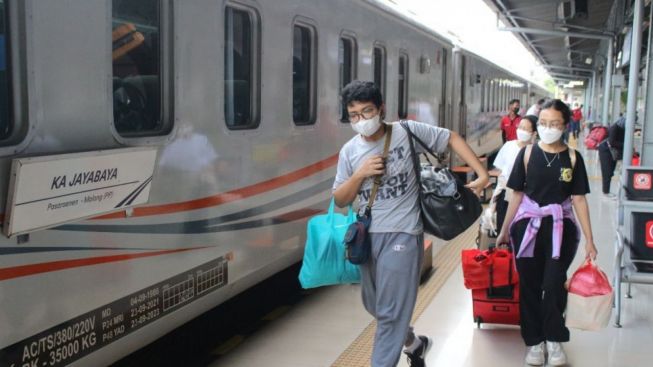 Catat! Ini Syarat Naik Kereta Jarak Jauh Mulai 17 Juli 2022