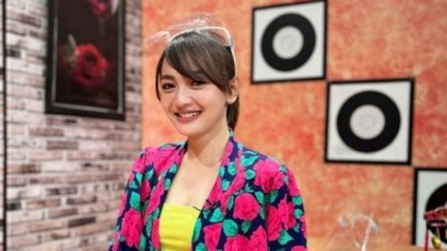Profil Riesca Rossianna, Wanita Diduga Selingkuhan Sule yang Blokir Nathalie Holscher