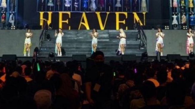 Konser 10 Anniversary JKT48 Dimeriahkan Oleh 122 Member dan Alumni