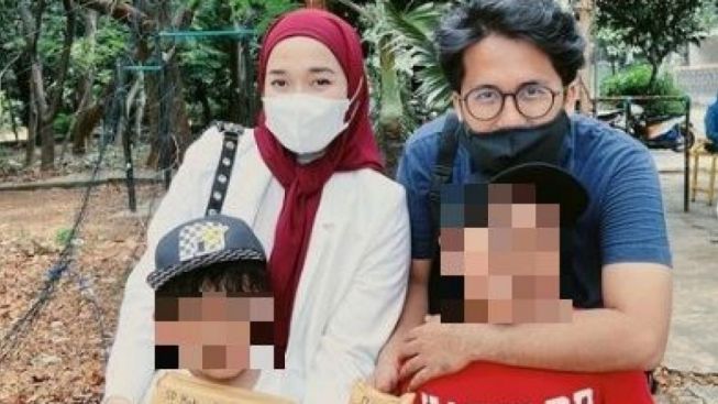 Ririe Fairis dan Ayus Kembali Mesra, Netizen Do' akan Rujuk