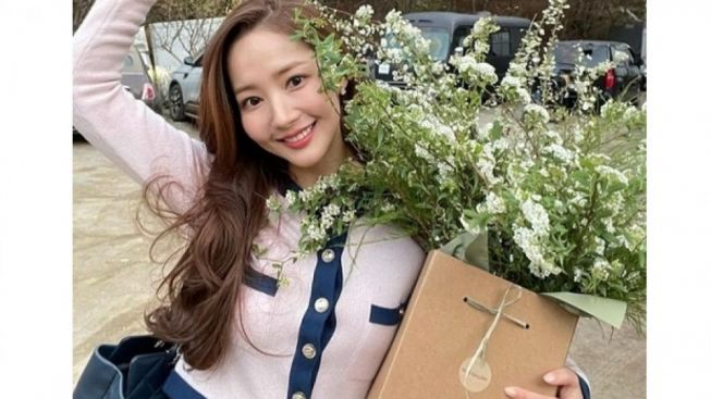 Putus Cinta, Park Min Young Kini Fokus Syuting 'Love In Contract'