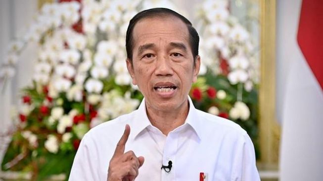 Presiden Jokowi Perintahkan Kendaraan Dinas Diganti Menjadi Kendaraan Listrik, Netizen: Duitnya Dari Mana