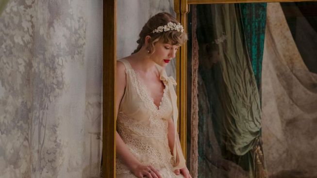 Taylor Swift Pecahkan Rekor The Beatles Di Chart Musik Inggris