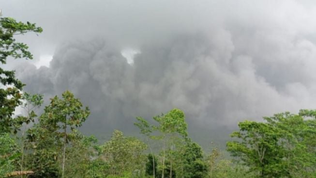 Gunungapi Semeru Naik Status dari Level Siaga ke Level Awas