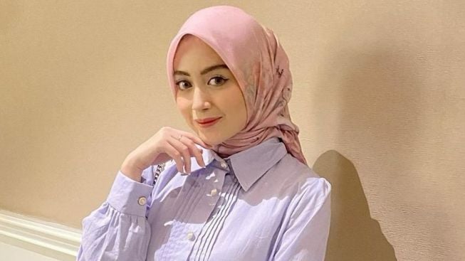 Baru Saja Hijrah, Nabilah eks JKT48 Dapat Tawaran Menggiurkan Untuk Copot Hijab: Jadi Aku Lepas