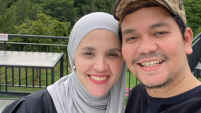 Kisah Indra Bekti Merawat Sang Istri Ketika Sakit TBC