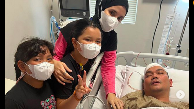 Aldila Mohon Doa! Kepala Indra Bekti Dipasangi Selang, Ini yang Terjadi