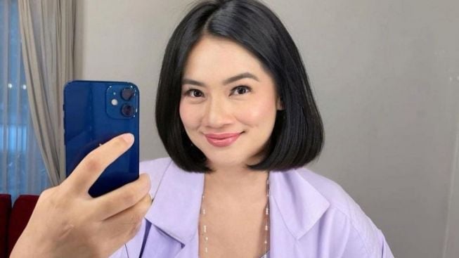 Bikin Pangling! Titi Kamal Tampil dengan Rambut Pendek, Warganet: Mirip Song Hye Kyo