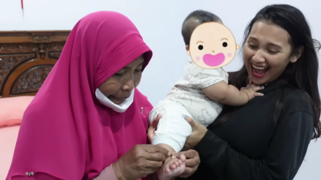 Nursyah Nyinyiri Anak Indah Permatasari yang Dapat Gelang Emas dari Ibu Arie Kriting: Sekalian Belikan Helikopter