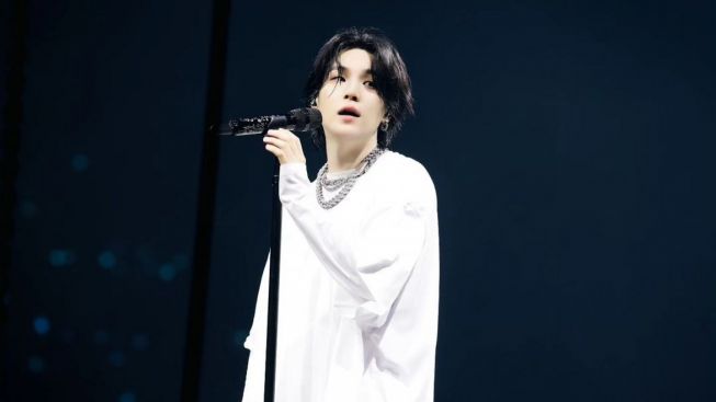 Barang yang Dilarang Dibawa Saat Konser Suga BTS di Jakarta: Wedding Veil Hingga Kostum