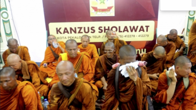 Ritual Thudong ke Borobudur, 32 Biksu Thailand Diminta ke Rumah Habib Luthfi