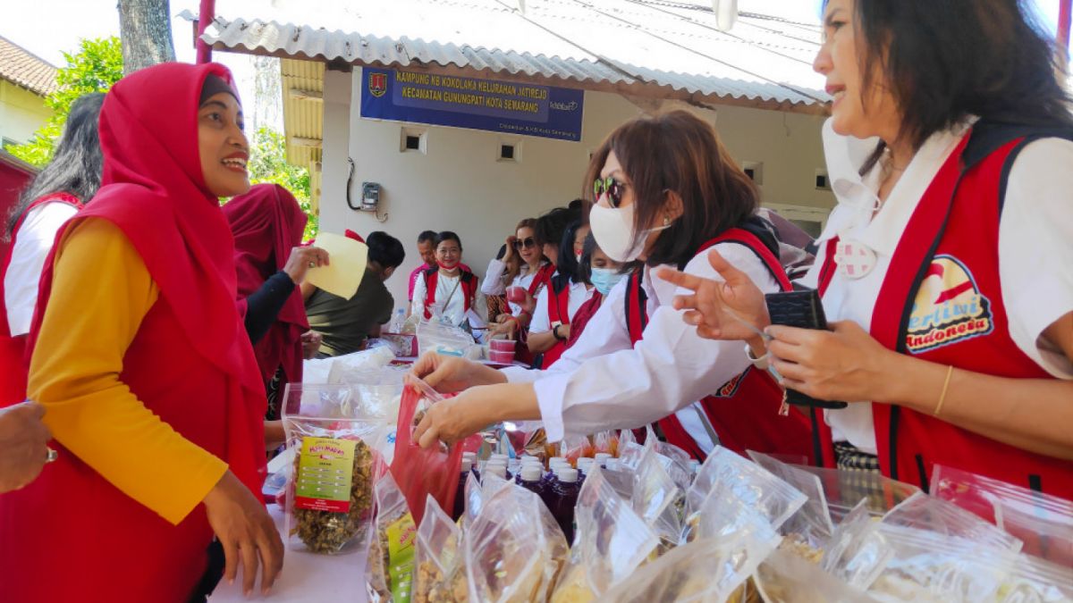 Produk UMKM Kolang Kaling di rumah produksi Si Koling Jatirejo Gunungpati Kota Semarang. [Semarang.suara.com]