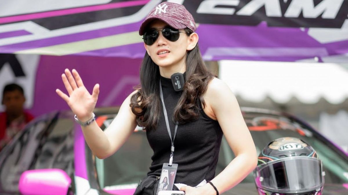 Athira Farina [Instagram @athirafarina]