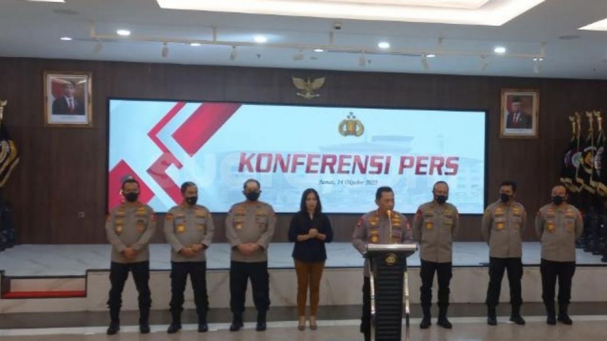 Kapolri Jenderal Listyo Sigit Prabowo saat merilis kasus narkoba Irjen Teddy Minahasa. (Suara.com/M Yasir)