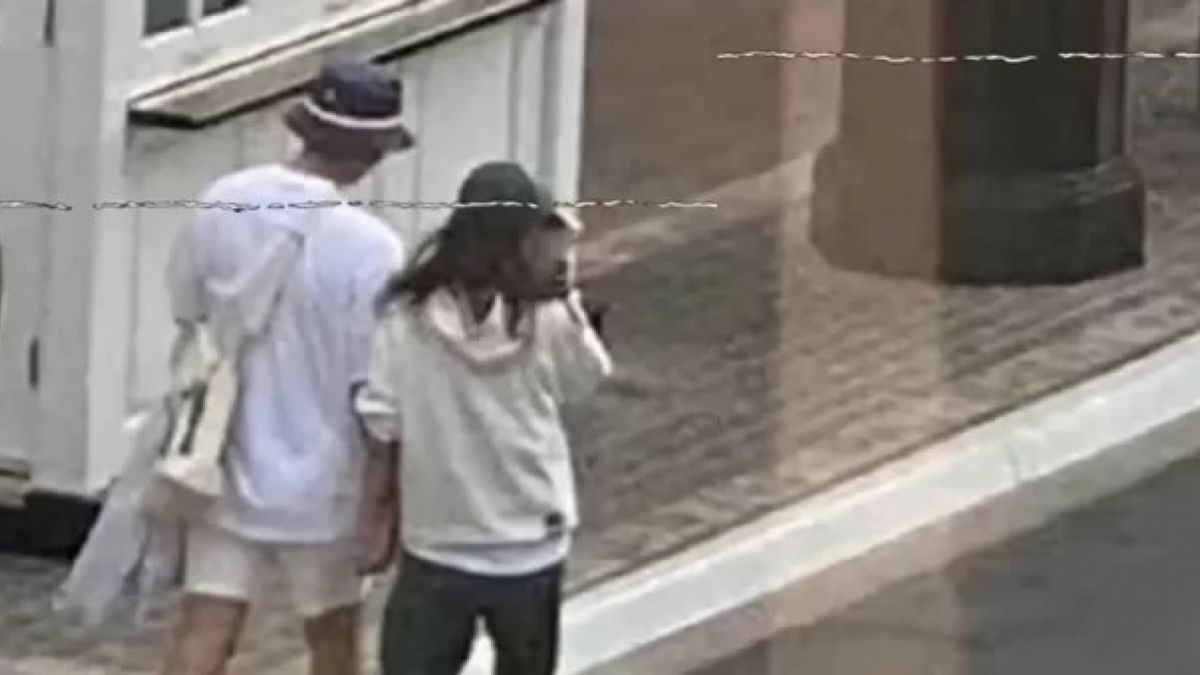 Diduga Song Joong Ki dan Kim Tae Ri tengah berkencan di Paris. [Nate]