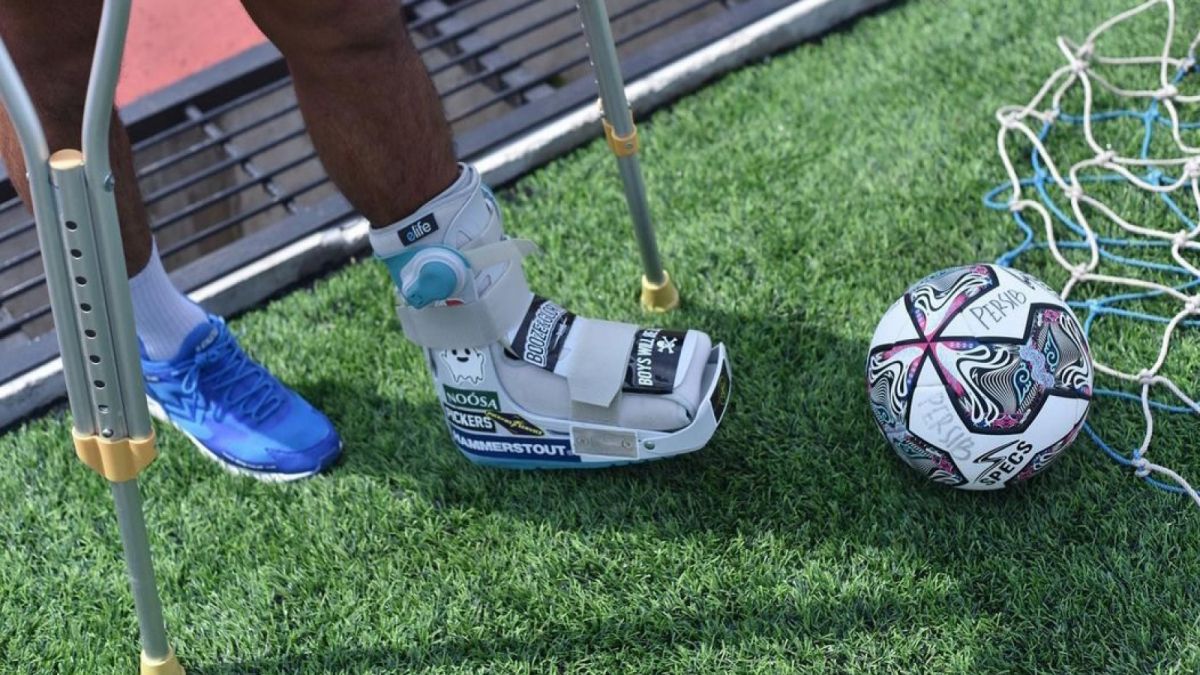 Kondisi cedera Zalnando di sesi latihan Persib Bandung [Instagram Persib Bandung]