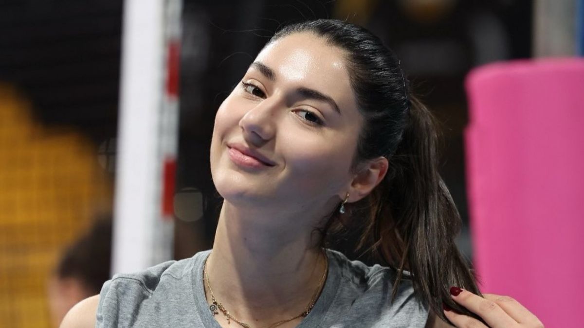 Pesona Buket Gulubay, Pemain Voli Cantik Spek Bidadari dari VakifBank SK. [Instagram @buketglbay7.]