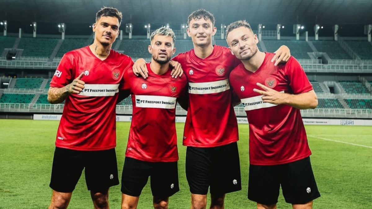 Pemain naturalisasi Stefano Lilipaly, Shayne Pattynama, Ivar Jenner dan Marc Klok jebolan FC Utrecht. [Dok Instagram @fc_utrecht]