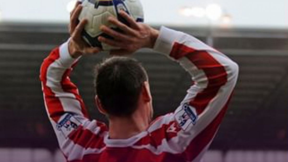 Liga Inggris sudah punya pemilik lemparan ala Pratama Arhan, legenda Stoke City Rory Delap [EPL]