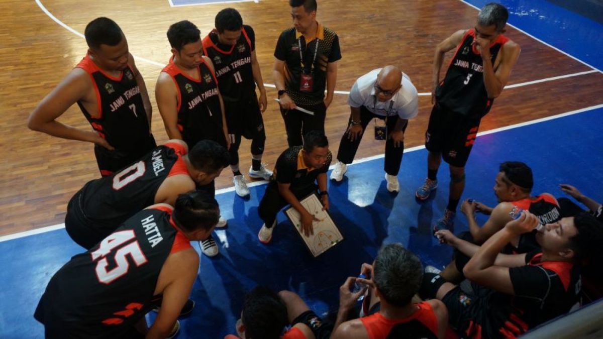 Pengarahan dari Pelatih Jawa Tengah, Dimas. [semarang.suara.com]