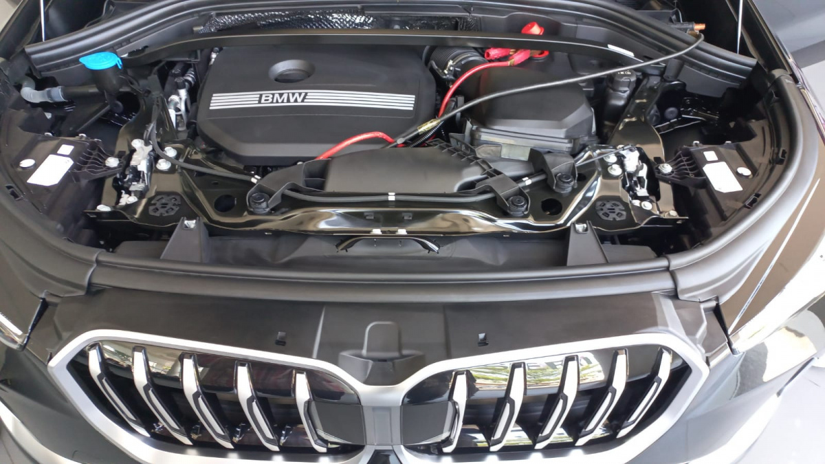 Penampakan mesin All New BMW X1 [Suara Semarang]
