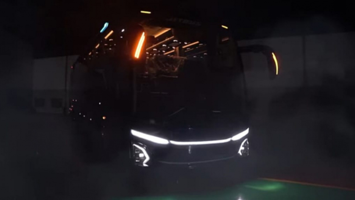 Lampu LED memanjang Jetbus 5 Adi Putro yang jadi perhatian [YouTube Adi Putro]