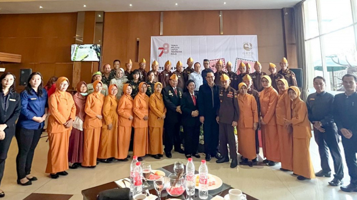 HUT RI Ke 78: Hotel Gets Semarang Upacara dengan Pakaian Adat dan Sharing Kisah Veteran Perang Kemerdekaan. [Dok Hotel Gets]