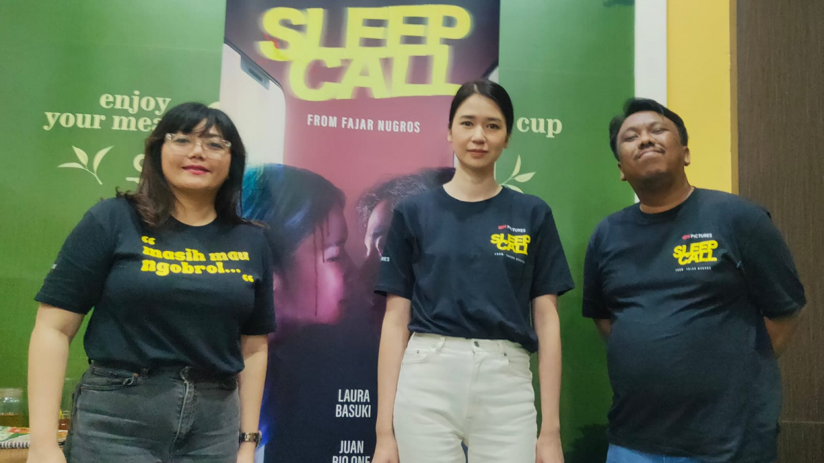 Pemain Film Sleep Call ada Laura Basuki, Benedictus Siregar dan Produser Susanti Dewi (kiri). [Semarang.suara.com]