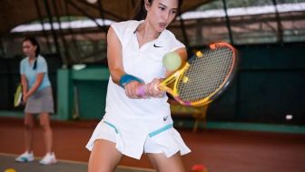 Potret Dian Sastrowardoyo Olahraga Tenis Tiru Gaya Yayuk Basuki, Netizen: Ngos-ngosan Tetap Cantik