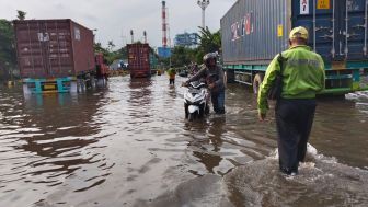 Ini Dua Titik Lokasi Tanggul Jebol yang Genangi Tanjung Mas Semarang Sedalam 1,5 Meter