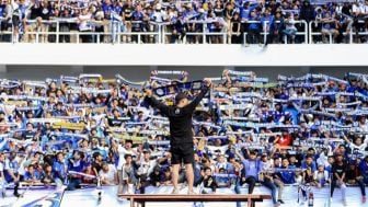 Suporter PSIS Semarang Iuran Bayar Denda Komdis PSSI, Yoyok Sukawi: Panser Biru, Sampai Bertemu di Empat Besar