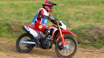 Tips Memilih Sepatu yang Aman Pengendara Motor Hobi Offroad